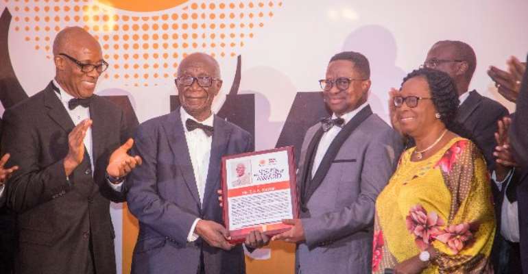 Erasmus Kalitsi receives Lifetime Achievement Award for contributions to energy sector