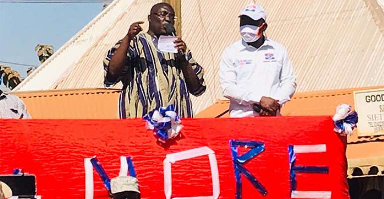 Dr. Mahamudu Bawumia addressing a mini rally in Bunkpurugu