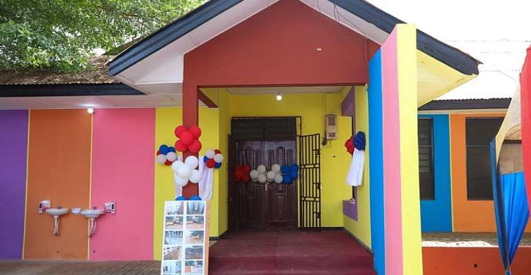 Rebecca Foundation and Dakoa Newman commissions Okaikwei South library