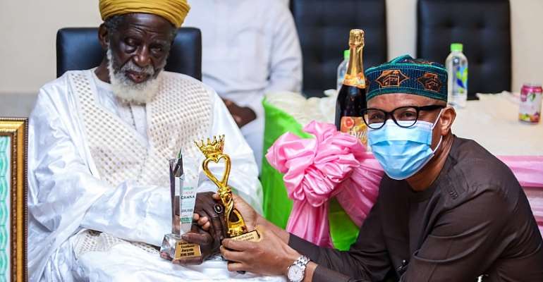 Mustapha Hamid awarded Best Minister And Muslim Politician of the Year