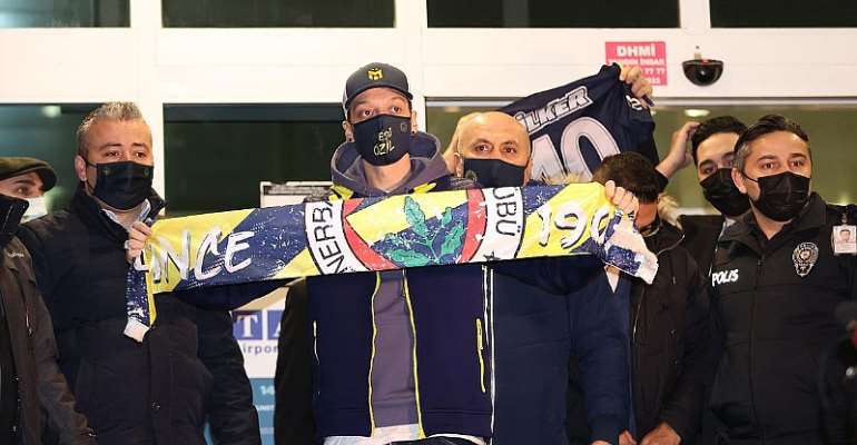 Ozil finally completes Fenerbahce switch
Image credit: Eurosport