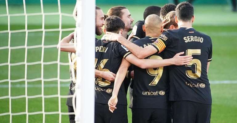 La Liga: Barcelona beat Elche to climb third