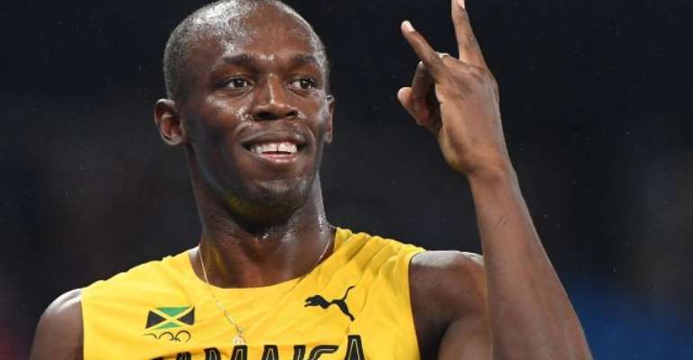'Unhappy' Usain Bolt hands relay gold back to Olympic chiefs