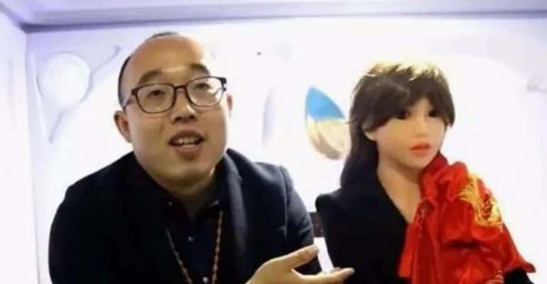 Artificial intelligence engineer builds himself robot wife