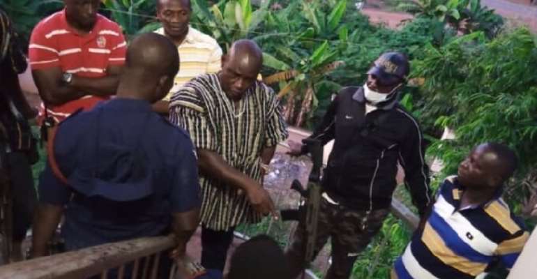 DCOP Opare Addo in grips of National Security personnel