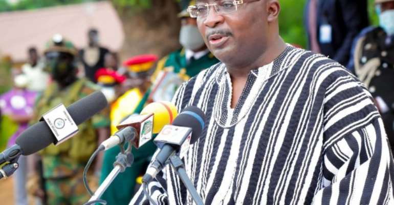 Bawumia commissions 1D1F pineapple processing factory at Nsawam