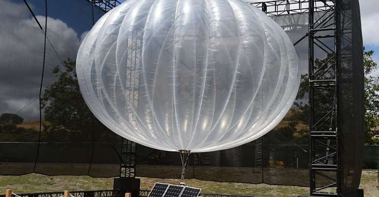 A balloon of Google's "Project Loon" to supply remote areas with Internet connections. - Source: Andrej Sokolow/picture alliance via Getty Images