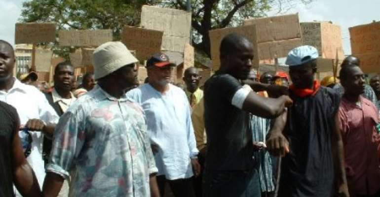 Roundup: Thousands take part in