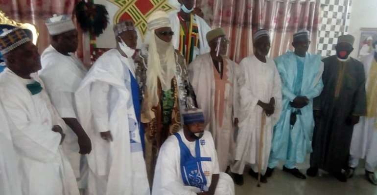 The two Chiefs and their cabinet members after the meeting