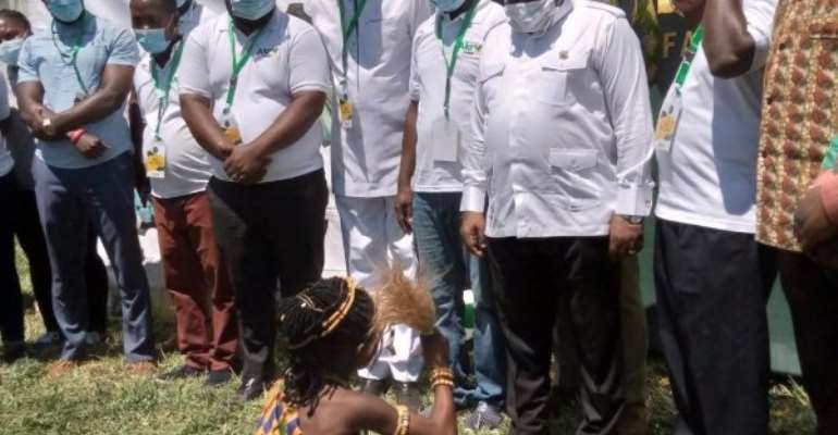 Akufo-Addo Cuts Sod For Nsukwao Drainage Improvement System