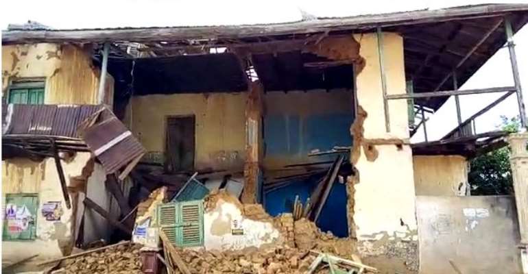 Portions of Akim Oda chief’s palace collapses
