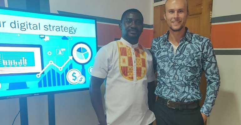Micha van den Akker and Trinity Software Center manager Stephen Ofori at the digital transformation workshop with SME in Kumasi