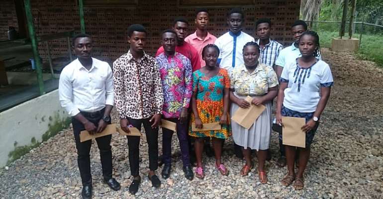 Serendipalm Foundation Award 13 Students For Tertiary Education