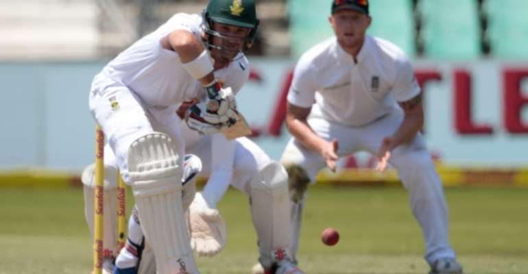 South Africa's batsman Dean Elgar (C) bats during the third day of the first Test against South Africa at Kingsmead stadium on December 28, 2015 in Durban. By Gianluigi Guercia (AFP)
