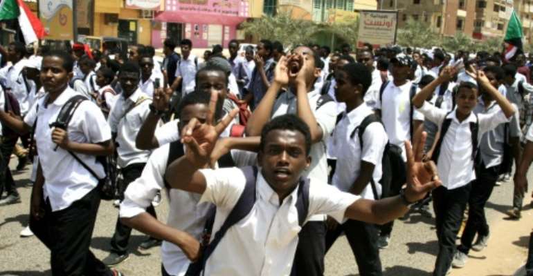 Sudanese schoolchildren took the streets of Khartoum a day after five teenagers were killed in a central town. By Ebrahim HAMID (AFP)