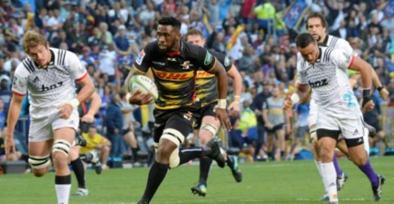 Western Province and Stormers captain Siya Kolisi makes a break against the Crusaders in a 2019 Super Rugby match. By RODGER BOSCH (AFP/File)