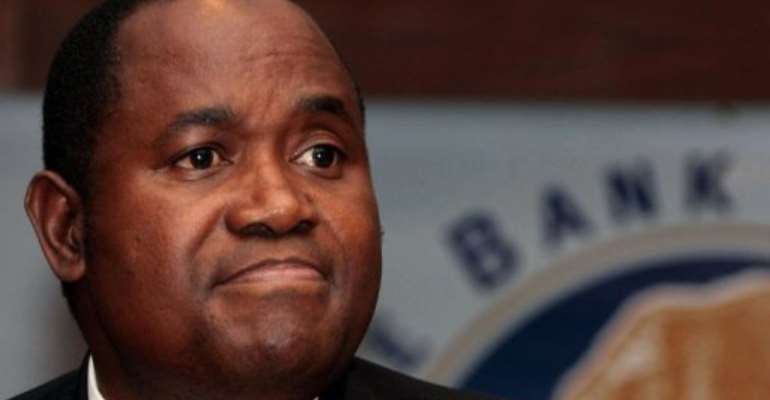 Zimbabwe central bank governor Gideon Gono. By Jekesai Njikizana (AFP/File)