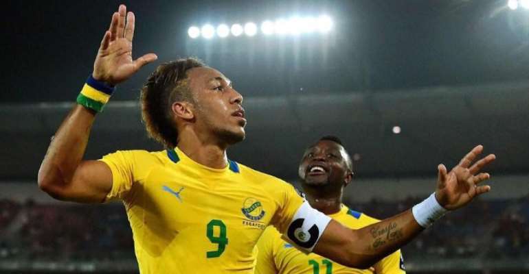 CAF Awards 2015: Dortmund calm anxious fans who think Aubameyang is leaving BVB