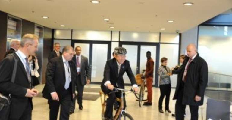 Ban Ki-Moon rides on Ghana Bamboo Bike
