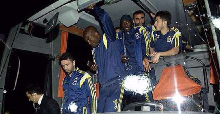 Turkish league halted after Fenerbahce bus attack