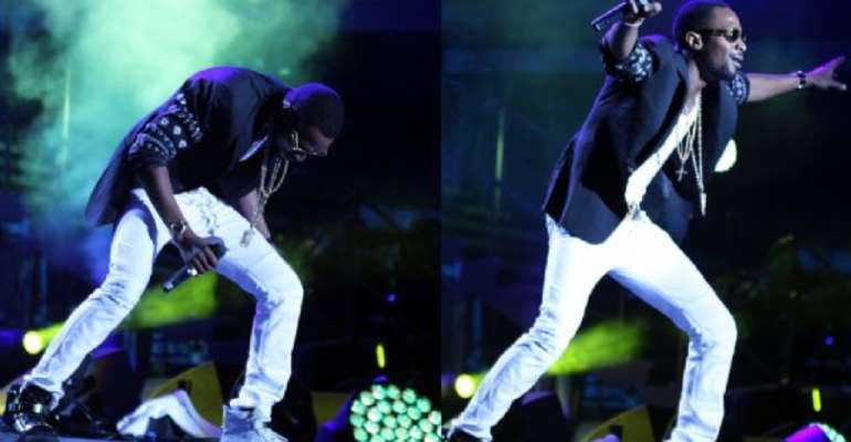 DBANJ PERFORMS AT MTV ALL STARS CONCERT WITH DIFFERENT PAIRS OF SHOES