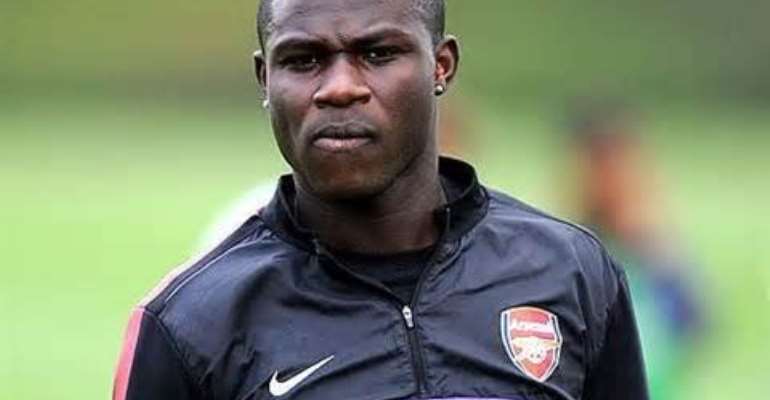 Emmanuel Frimpong is on the Arsenal bench