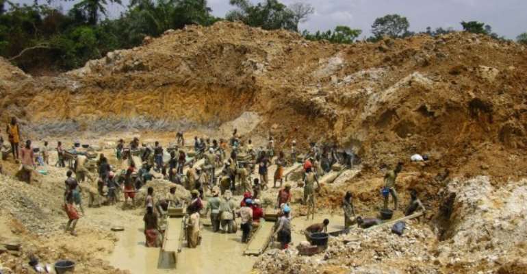 Seventeen galamsey operators crush to death at Kyekyewere