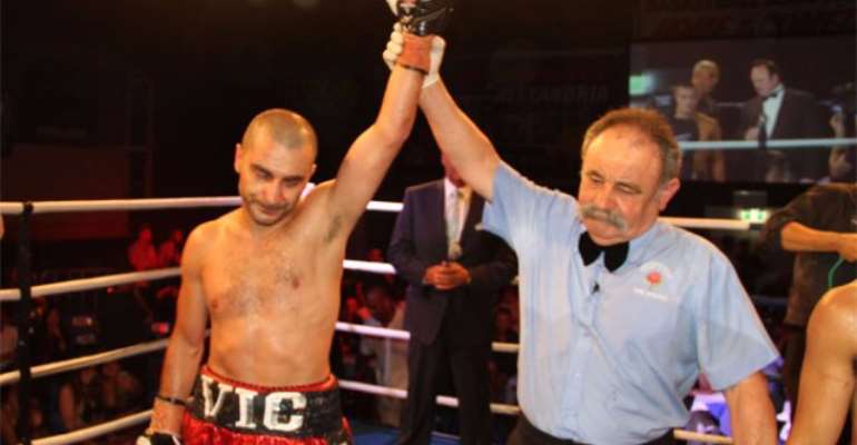 Former Agbeko victim Vic Darchinyan stops Paulino in Australia