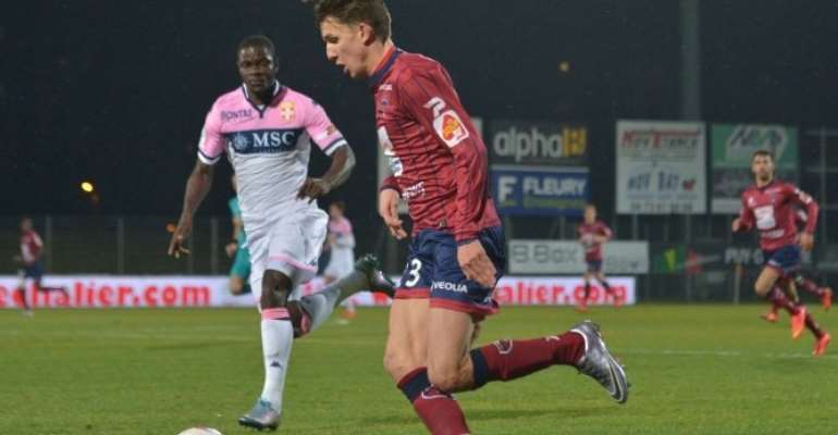 Jonathan Mensah in action against Clermont Foot