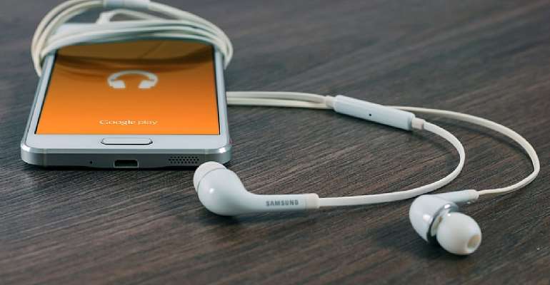 Top 10 Personal Branding Podcast Interviews of 2015