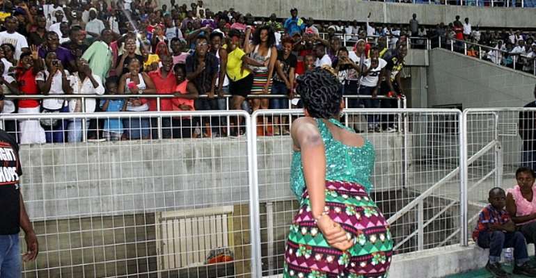 YEMI ALADE THRILLS 50,000 FANS IN TANZANIA