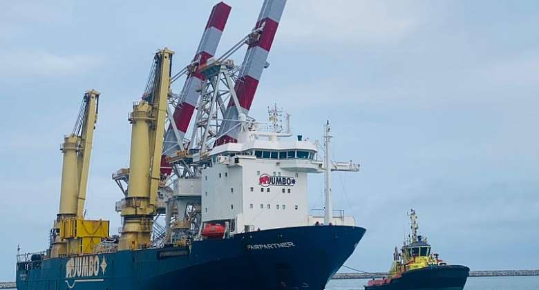 Takoradi Port receives two ship loaders and eco-hopper