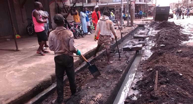 Kumasi: Filth engulfs Alabar, drainage system blocked for trading activities