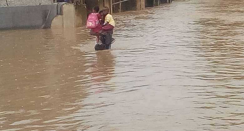 VIDEO: Heavy downpour  claims one life in Koforidua