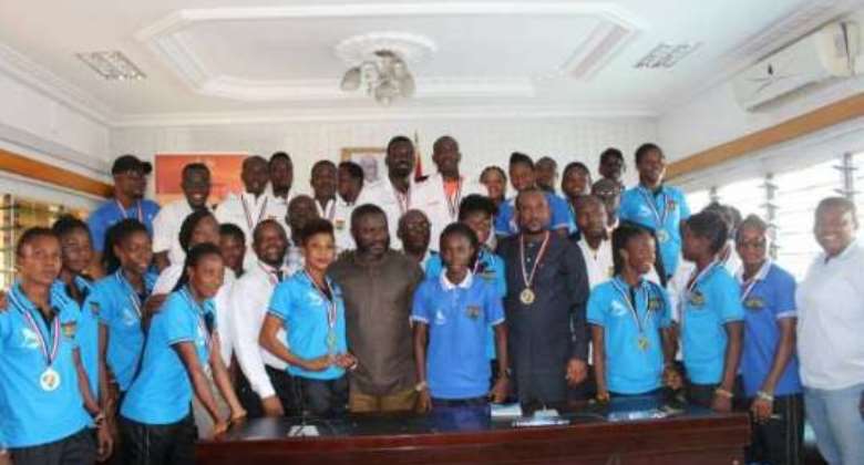 Ghana National Hockey Teams Present Silver And Bronze Medals To MOYS