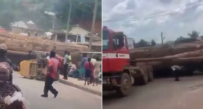 Sad news hit Bogoso again as timber logs reportedly fall on three cars, one person feared dead