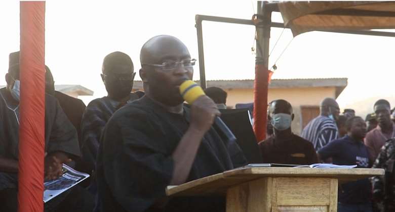 Bawumia pays tribute to late former DCE and Chief of Binaba