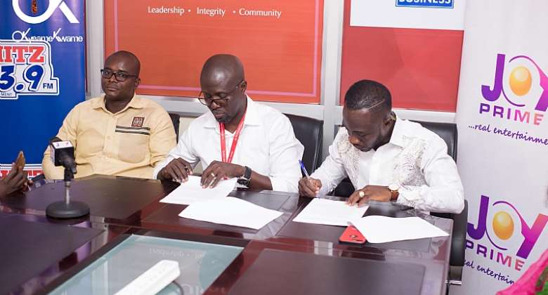 Okyeame Kwame signing partnership with Multimedia