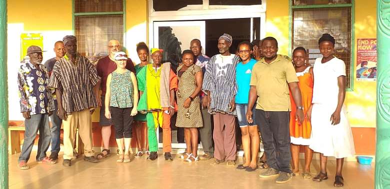The Chief and people of Bongo-Soe together with the visiting team of Doctors at the Ayire Clinic