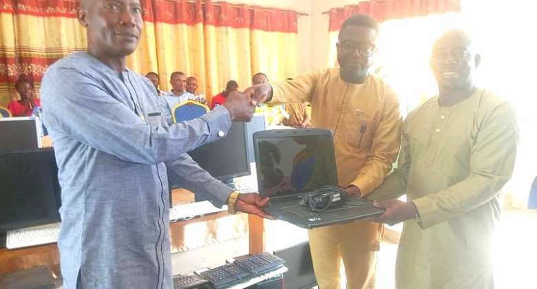 Akrofuom DCE present computers to Akrofuom Senior High Technical School