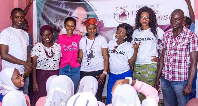 Special-Lady sensitizes Ghanaian students on Gynecological Conditions   donates sanitary towels