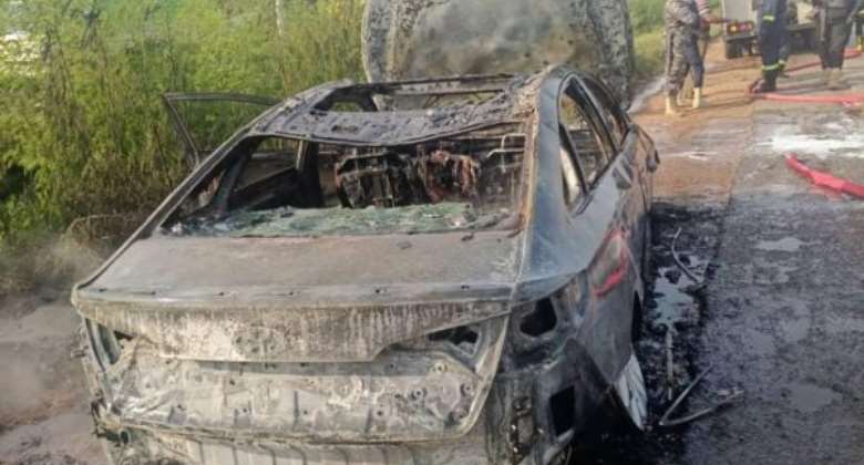 Hyundai Sonata burns to ashes on Tema- Accra Motorway