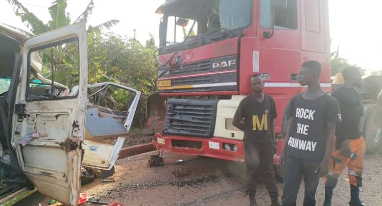 One feared dead, 20 injured as lowbird truck crashes into sprinter bus at Atwima Denkyemuoso