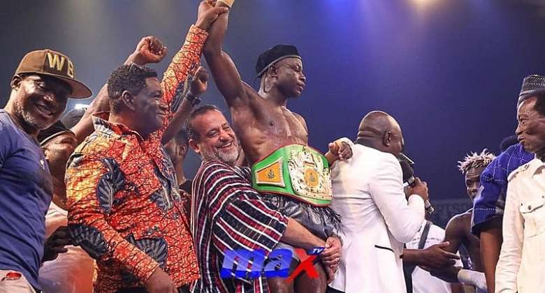 Charles Tetteh defeats John Quaye to become the new Ghana Super Featherweight Champion on De-Luxy Professional Boxing League