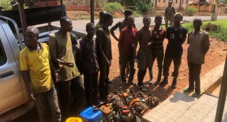 11 chainsaw operators grabbed by Forestry Service Division at Akim Oda