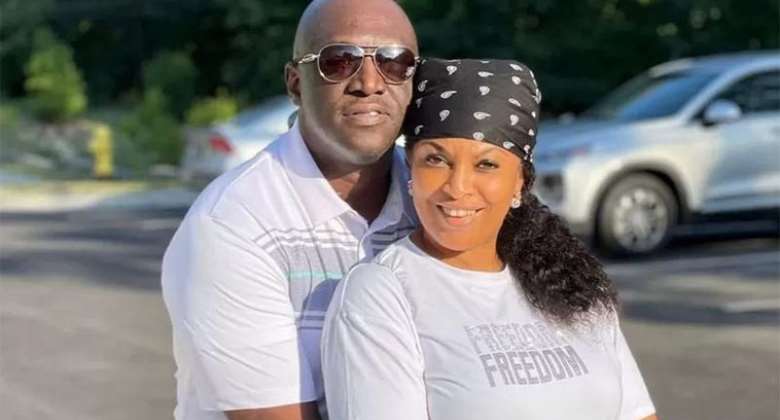 Nigerian Gospel Singer impregnates American lover, begs wife and suspend ministry