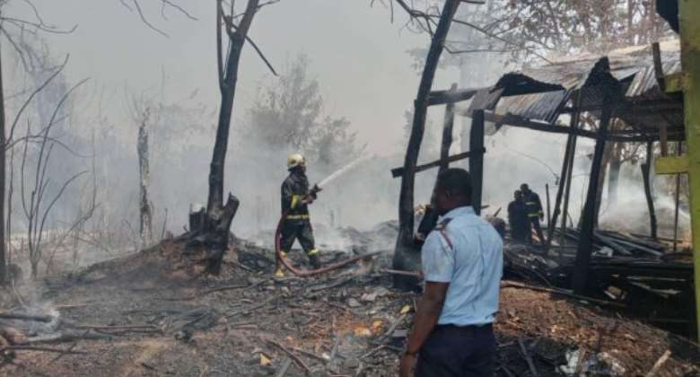 Sunyani: Fire guts forest reserve,  shops destroyed at Fiapre
