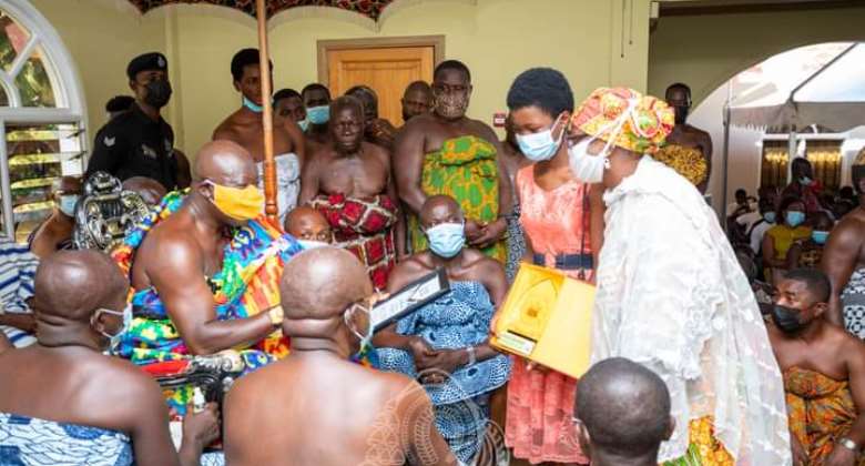 17 Years Award Winning Female Journalist Gets Full Tertiary Scholarship From Otumfuo Osei Tutu II