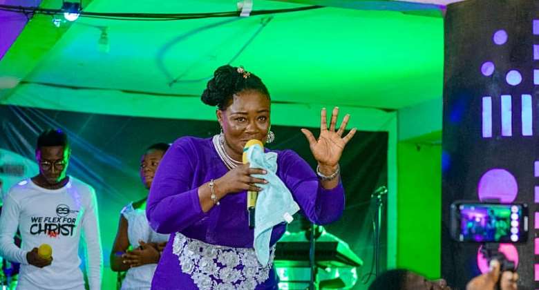 Ewuraba Eesi shuts down resurrection Baptist Church with powerful ministration