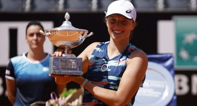 Italian Open: Iga Swiatek notches up 28 wins in a row as she defends her title